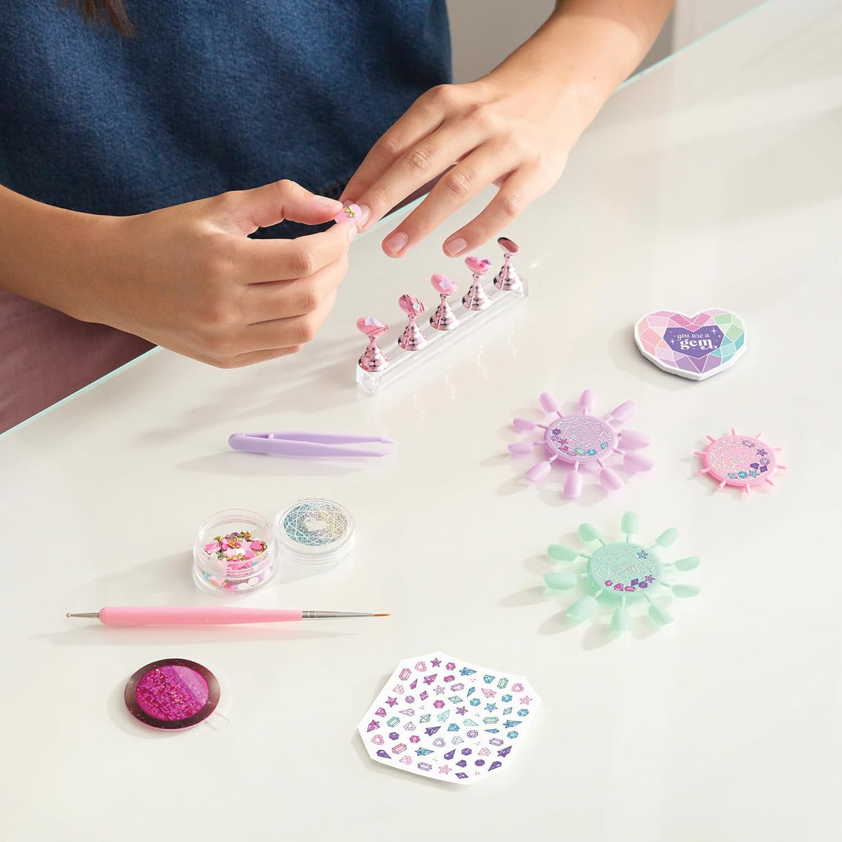 Make it real Bling It On! Nail Decorating Set-2469